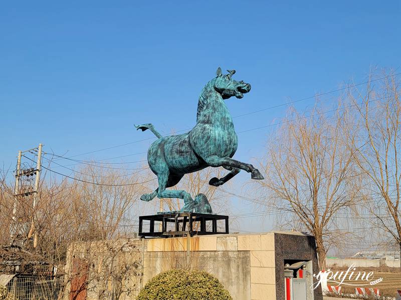 Bronze horse sculpture (1)