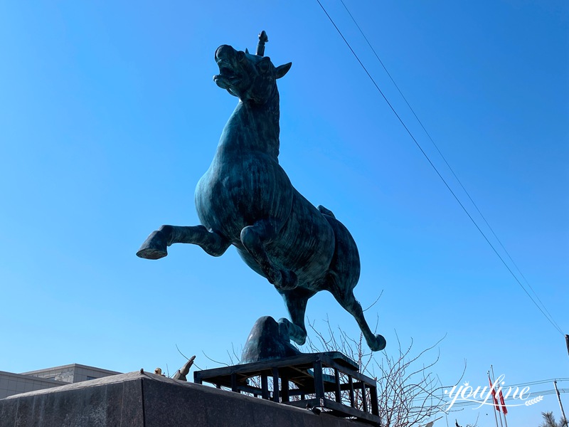 Horse statue decor (1)