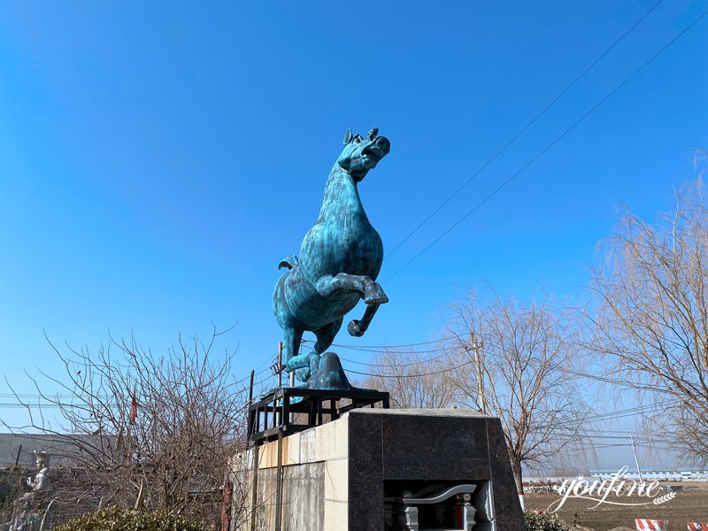 Horse statue decor (2)