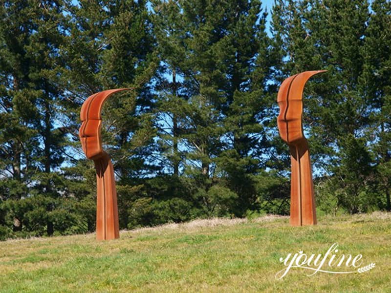 rusty garden sculpture (2)