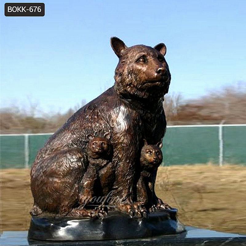 grizzly-bear-statue