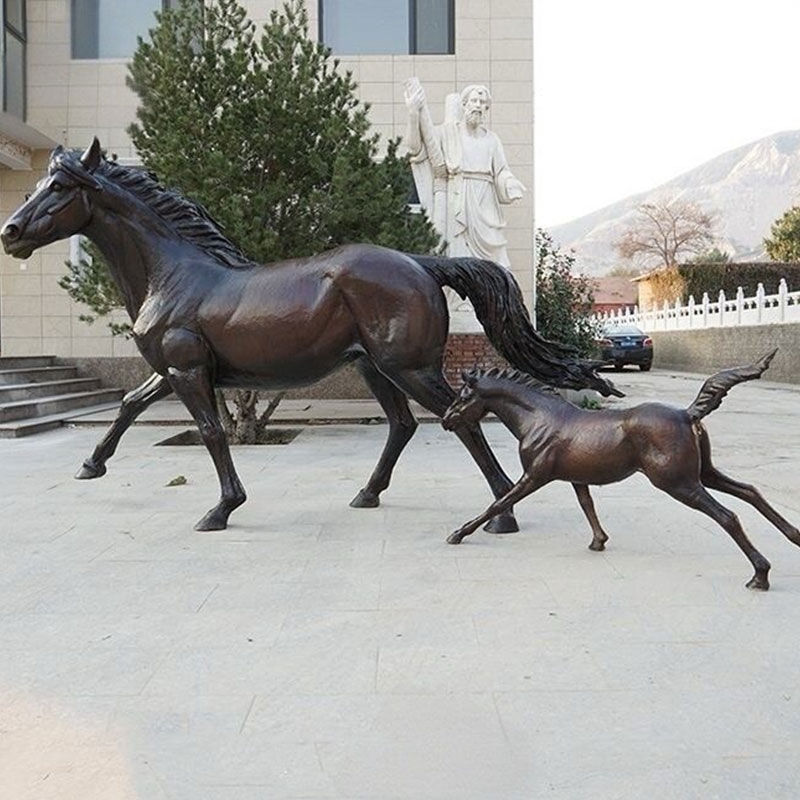 horse and foal statue